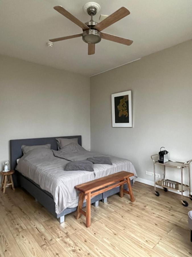 Bed and breakfast Luxe In Stadsvilla, Gratis Parkeren!