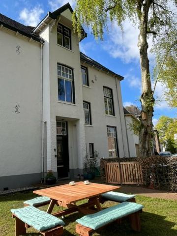 Bed and breakfast Luxe In Stadsvilla, Gratis Parkeren! *